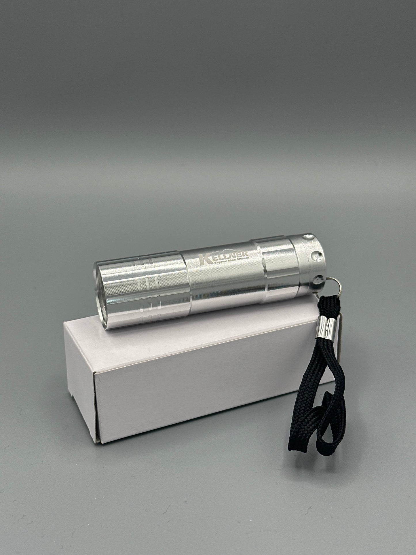 Mini - TASCHENLAMPE "Kellner"